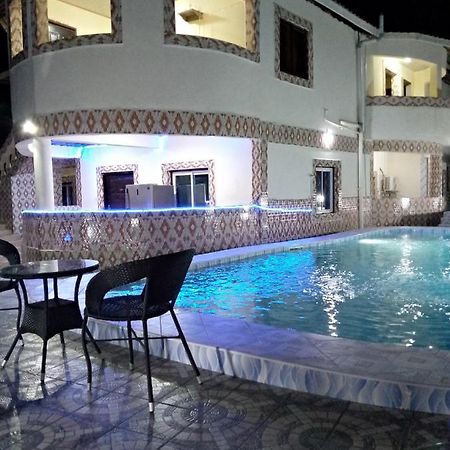 Blessing Holiday Homes - شاطئ دياني المظهر الخارجي الصورة